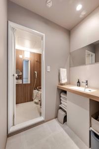 Gallery image of 8b HOTEL -Osaka Nishikujo APARTMENT- in Osaka