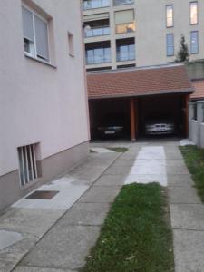 Budova, v ktorej sa apartmán nachádza