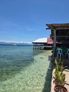 a view of the water at a resort at 7641guesthouse in Basdiot