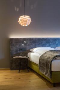 TWO TIMEZ - Boutique Hotel - with AC客房内的一张或多张床位