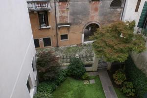 Giardino di Filodrammatici Loft by Welc(H)ome