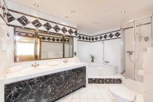 Ένα μπάνιο στο Appartements Buggl's +21 φωτογραφίες