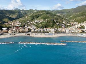 an aerial view of a beach with a town at Il Timone e L'Ulivo in Moneglia