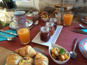 Επιλογές πρωινού για τους επισκέπτες του Chambres d'hôtes de La Roche