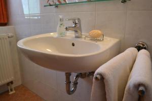 Et badeværelse på Landhaus Sandra + 46 billeder