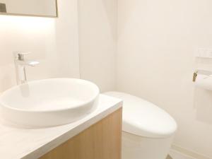 RE Hotel Umeda-2 tesisinde bir banyo +1 fotoğraf