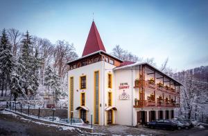 Clădirea în care este situat/ăhotelul