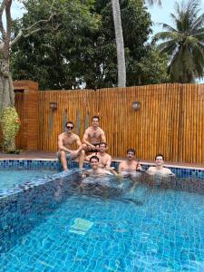 สระว่ายน้ำที่อยู่ใกล้ ๆ หรือใน U OLIVE Hotel