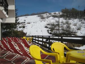 Nespecifikovaný výhled na hory nebo výhled na hory při pohledu z hotelu
