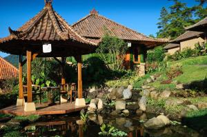 Gallery image of Strawberry Hill Hotel & Restaurant in Bedugul