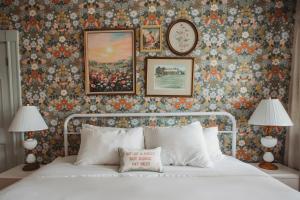 Gallery image of Hideaway Inn Lenox in Lenox