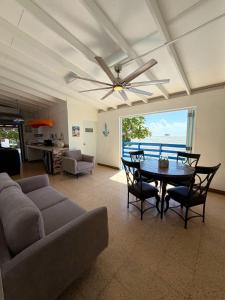 Gallery image of Coastal Waterfront Villa for 9 Guests in Jauca