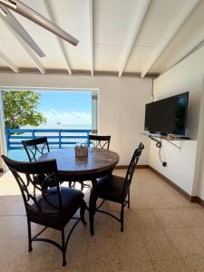 Gallery image of Coastal Waterfront Villa for 9 Guests in Jauca