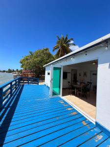 Gallery image of Coastal Waterfront Villa for 9 Guests in Jauca +29 photos