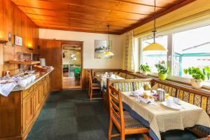 Restoran ili drugo mesto za obedovanje u objektu Alpenhotel Tauernstüberl