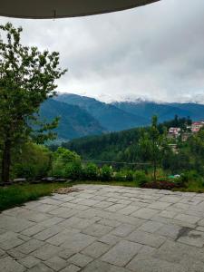 Gallery image of Monal House in Manāli