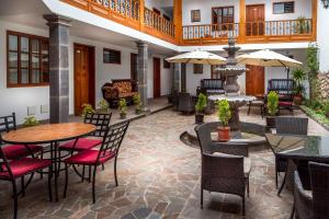 Χώρος καθιστικού στο Illa Hotel