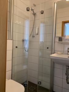 Et badeværelse på Hotel Schaper + 56 billeder