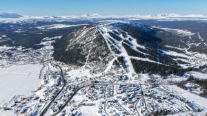 an aerial view of a ski resort in the snow at Morgondoppet - Olen Funäsdalen in Funäsdalen