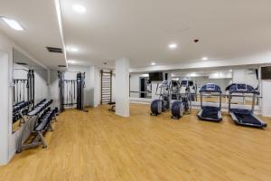 Fitness centrum a/nebo fitness zařízení v ubytování Vilamoura Garden Hotel