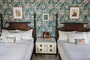 Gallery image of Hideaway Inn Lenox in Lenox +59 photos