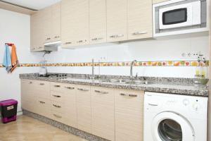 A kitchen or kitchenette at Casa Lenore