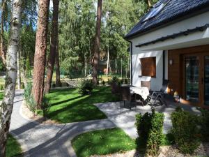 Vonkajšia záhrada v ubytovaní Apartamenty Villa Baltic Sun II i III