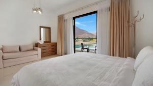 Deluxe Villas by Al Dana Paradise