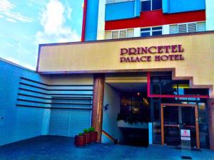 a building with a dorcated dance hotel at Princetel Palace Hotel in Londrina