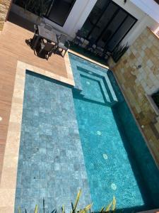 an overhead view of a swimming pool at Hotel Lengerke Barichara in Barichara