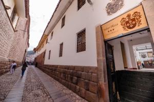 a street in the old town at Yabar Hotel Plaza in Cusco