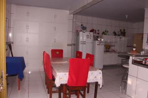 Pousada Familiar Encanto da Chapada tesisinde mutfak veya mini mutfak