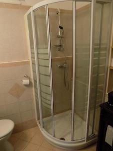 Koupelna v ubytování Apartment Pri Ruscu + 23 fotografií