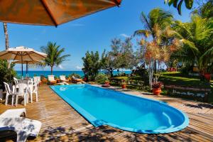 A piscina localizada em Pousada Jakuara ou nos arredores