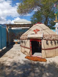 an iguanauanauanauanauanauanauanauanauanauanauanauanauanauana at Guest House Aruuke in Naryn