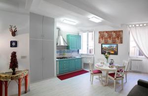 Una cocina o zona de cocina en Navona Open Space Apartments
