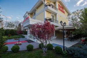 A garden outside Pendik Marine Hotel
