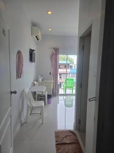 Gambar di galeri bagi Cha-Am Fish Star Hotel di Cha Am