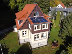 an overhead view of a house with a solar roof at Haus "Belvidere" in Elend