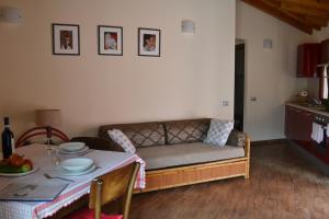 A seating area at Casa Rossana