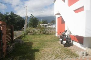 O vedere generală la munți sau o vedere la munte luată de la această cameră de închiriat