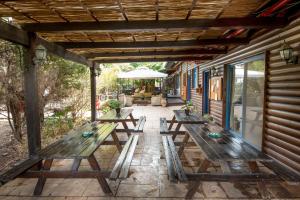 Galeriebild der Unterkunft Pine Tree Cabin in Moshav Ramot + 17 Fotos