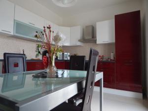 A kitchen or kitchenette at Villa Buenavista