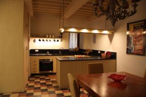 Kjøkken eller kjøkkenkrok på CASA CORSICA con parcheggio gratuito