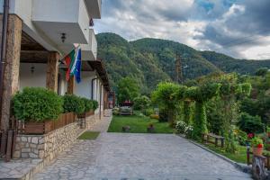 Gallery image of Complex Izvora in Srednogortsi