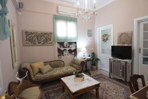 TV a/nebo společenská místnost v ubytování Apartment Corinth