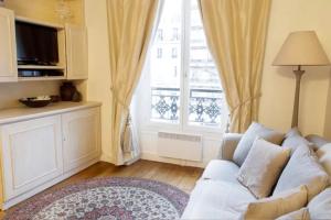 Gallery image of Apartment Ternes in Paris
