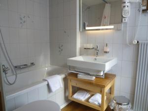 Koupelna v ubytování Hotel Blumental + 37 fotografií