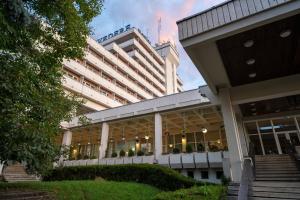 a view of the front of a building at Hotel Belvedere in Cluj-Napoca