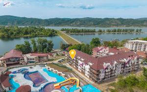 an aerial view of a resort with a water park at Apartman Srebrni Horizont in Veliko Gradište
